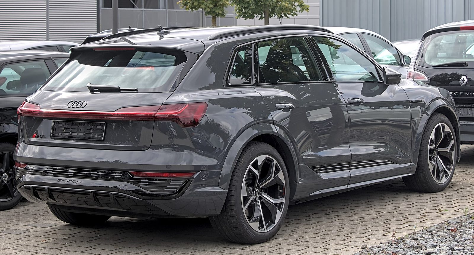 Audi SQ8 e-tron — photo by Alexander-93, CC BY-SA 4.0, via Wikimedia Commons