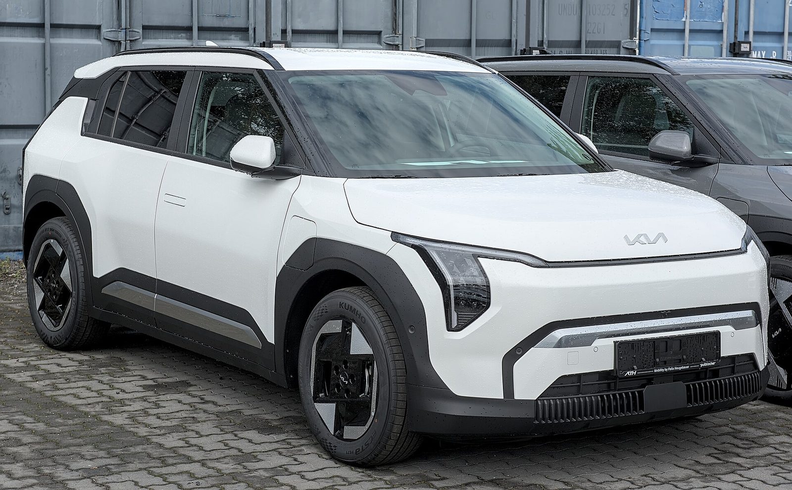 Kia EV3 — photo by Alexander Migl, CC BY-SA 4.0, via Wikimedia Commons