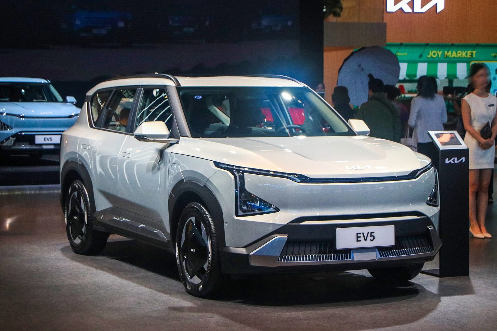 Kia EV5 — photo by Nissangeniss, CC BY-SA 4.0, via Wikimedia Commons