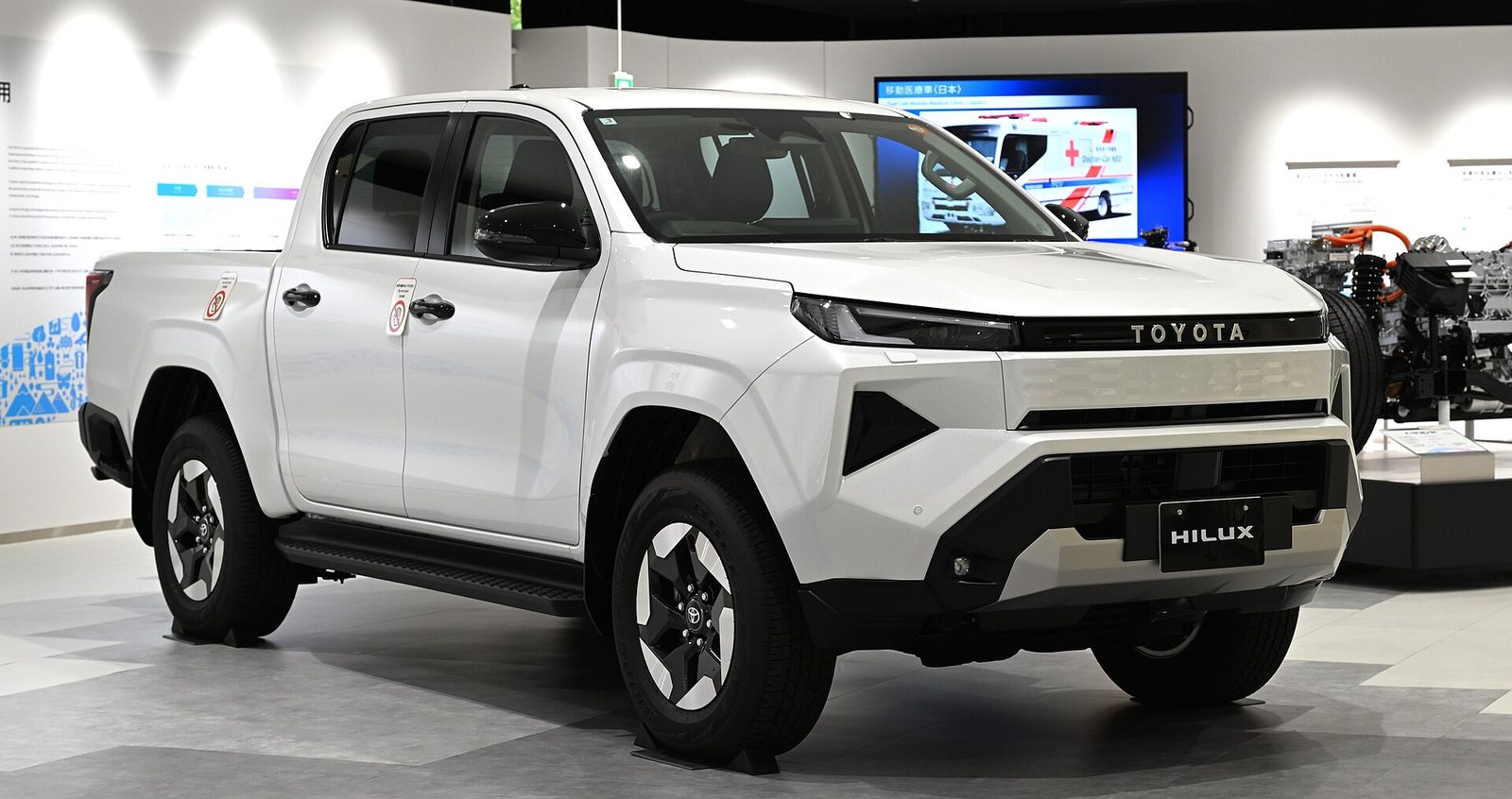 Toyota Hilux — photo by TTTNIS, CC0, via Wikimedia Commons